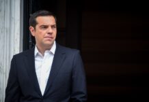 "Χοντραίνει" η κόντρα. Μαξίμου: "Μικρόψυχος ο Μητσοτάκης"