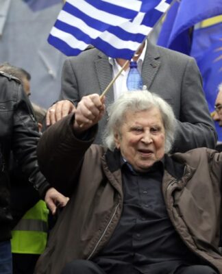 Σοβαρό καρδιακό επεισόδιο υπέστη ο Μίκης Θεοδωράκης.