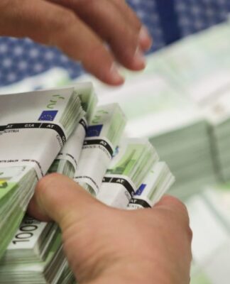 Εκταμιεύθηκε η τελευταία δόση ύψους 15 δισ. ευρώ – Το μήνυμα Ρέγκλινγκ στην Αθήνα