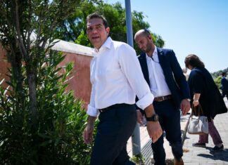 Σύσκεψη υπό τον Αλέξη Τσίπρα στο Λαύριο για τις φονικές φωτιές