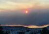 Ο καπνός της Εύβοιας έφτασε πάνω από την Αθήνα.