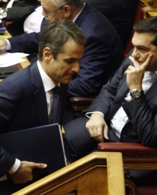 «Καρφωμένα» τα μάτια του Τσίπρα στον Μητσοτάκη – Σε «ακτίνες» η ομιλία του στην ΔΕΘ
