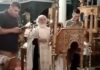 Κούκλατζης και Μητρετώδης ψάλλουν το «Τη Υπερμάχω» και συγκινούν