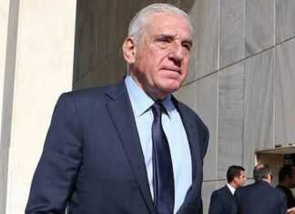 Παπαντωνίου: «Με διώκουν γιατί έχω συνδεθεί με τις μεγαλύτερες επιτυχίες της Μεταπολίτευσης»