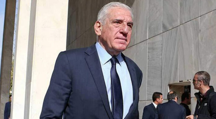 Παπαντωνίου: «Με διώκουν γιατί έχω συνδεθεί με τις μεγαλύτερες επιτυχίες της Μεταπολίτευσης»