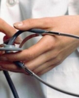 Χαλκιδική: Προσπάθησε να πετάξει τη γιατρό από το παράθυρο – Γροθιές και ξεμάλλιασμα στο νοσοκομείο Πολυγύρου.