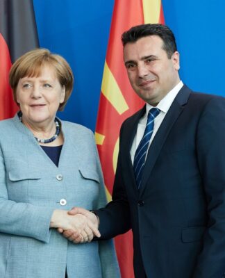 Εσπευσμένα στα Σκόπια η Μέρκελ για να στηρίξει… Ζάεφ