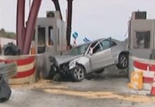 Θεσσαλονίκη: Καβάλησε τα διόδια και εγκλωβίστηκε στο αυτοκίνητό του – Αποκαλυπτικές εικόνες στο σημείο – video