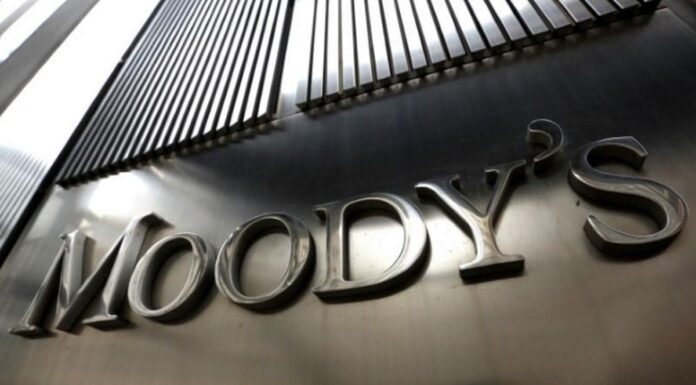 «Ψυχρολουσία» από Moody’s. Διατηρεί την Ελλάδα στάσιμη στο «Β3»