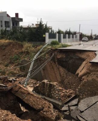 Κατέρρευσε γέφυρα στα Μέγαρα από τον κυκλώνα Ζορμπά
