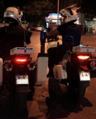 Θεσσαλονίκη: Μοτοσικλετιστής της ΕΛ.ΑΣ. παρέσυρε ανήλικο κορίτσι