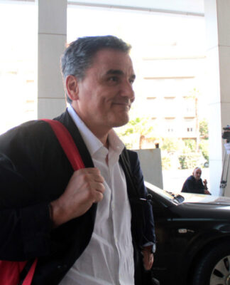 Επιστρέφει σήμερα η τρόικα στην Αθήνα – Αφήνει το Hilton και κάνει επισκέψεις στα υπουργεία