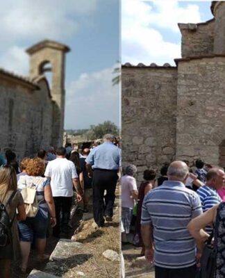 Κύπρος: Έγινε η πρώτη λειτουργία μετά από 42 χρόνια στην Παναγία Κανακαριά στα κατεχόμενα