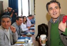 Ο Τσακαλώτος νευρίασε γιατί άργησαν να του φέρουν τον καφέ του