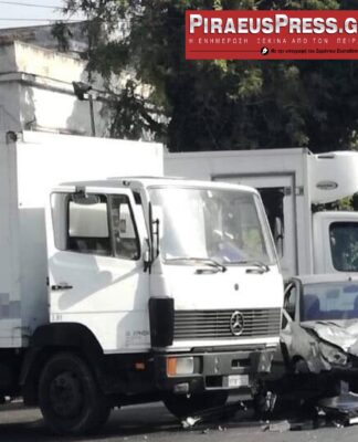 ΛΑΧΑΝΑΓΟΡΑ ΡΕΝΤΗ: Σφοδρή σύγκρουση φορτηγού με ΙΧ
