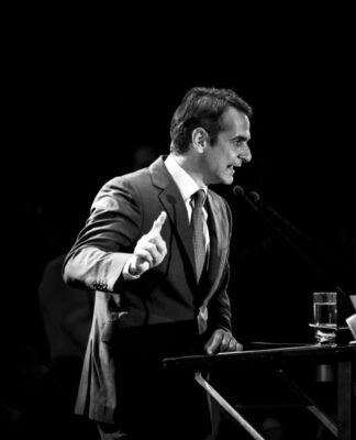 Ο Μητσοτάκης διεθνοποιεί τις απειλές Πολάκη για φυλακίσεις