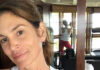 Cindy Crawford: Κούκλα στα 51 της χρόνια