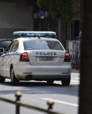 17χρονος λήστευε πεζούς στα Εξάρχεια