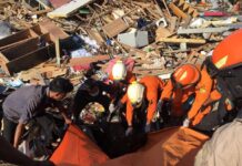 Σεισμός Ινδονησία: 1.234 νεκροί και στο βάθος πλιάτσικο