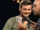 The Voice: Δεν τον πέρασαν στο παιχνίδι και άρχισε τα… ταχυδακτυλουργικά με τον Μουζουράκη!