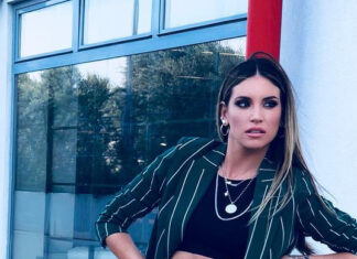 Αθήνα Οικονομάκου: Μήνες μετά τη γέννα με κοιλιακούς «φέτες»