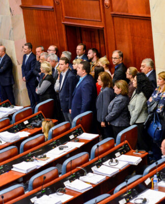 Βόμβες από την Μόσχα. Οι ΗΠΑ ενορχήστρωσαν την ψηφοφορία παρωδία στα Σκόπια