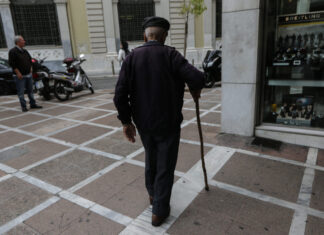 Συντάξεις: Μικρότερες μειώσεις προαναγγέλλει ο Ρέγκλινγκ