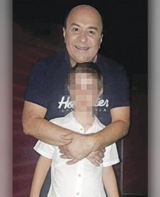 Μεγαλείο ψυχής από τον Σεφερλή – Διέκοψε την παράστασή του για να συνοδέψει στην αίθουσα παιδί ΑμεΑ