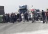 Μετανάστες έκλεισαν το δρόμο στην εθνική οδό Λάρισας Τρικάλων