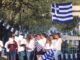 Mικροί μαθητές σε σχολείο στη Χειμάρρα τραγουδούν τον εθνικό ύμνο και συγκινούν