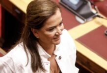Ντόρα: Πάει για χειρουργείο και ποστάρει τον… Road Runner.