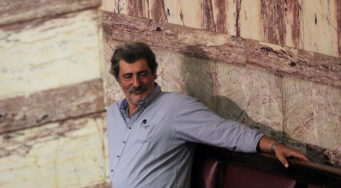 Ο Πολάκης έσωσε τη ζωή συγγενή του μπροστά στον Παυλόπουλο.