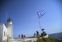 Καιρός: Απ' όλα έχει ο "μπαχτσές" την Τρίτη – Λιακάδα, συννεφιές αλλά και… βροχές