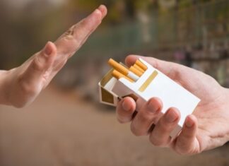 Οι νέοι στην Ελλάδα γυρνούν την πλάτη στο τσιγάρο