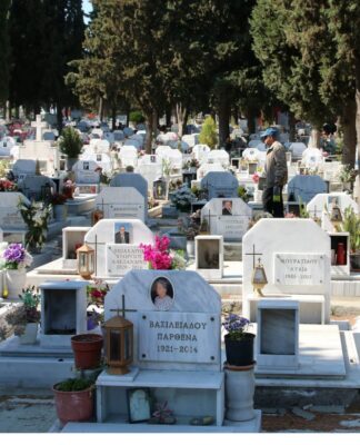 Ηράκλειο: Η σκιά στο νεκροταφείο και οι σκηνές απείρου κάλλους που ακολούθησαν – Του βγήκε "ξινή" η ιδέα.