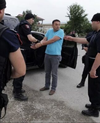 Έφοδος της αλβανικής κρατικής Ασφάλειας στους Βουλιαράτες