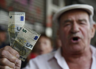 Συντάξεις: Κόψτε, λέει το ΔΝΤ – Σφίγγει τον κλοιό η Ευρώπη