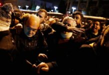 Προπηλάκισαν πάλι στελέχη του ΣΥΡΙΖΑ: Πέταξαν μπουκάλια σε Σκουρλέτη, Παππά, Καββαδία, Βίτσα