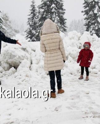 Καιρός: Καταιγίδες και χιόνια σε όλη τη χώρα. Μαγικές εικόνες από τις πόλεις που "ντύθηκαν" στα λευκά