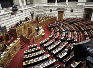 Και οι υπάλληλοι της Βουλής θέλουν αναδρομικά