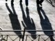 Public Issue: “Στραβά αρμενίζουμε” λένε 3 στους 4 Έλληνες.