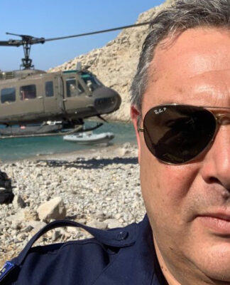 Η selfie του Καμμένου από την βραχονησίδα Σύρνα – Δείπνο με στελέχη του Λιμενικού