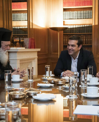 Συμφωνία για τη σχέση Κράτους – Εκκλησίας υπό το… άγρυπνο βλέμμα του Καμμένου.