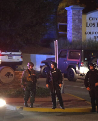 Θρήνος στην Καλιφόρνια από το μακελειό στο Thousand Oaks. 12 νεκροί, δεκάδες τραυματίες