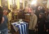 Θεσσαλονίκη: Μνημόσυνο για τον Κωνσταντίνο Κατσίφα – Η στιγμή που ο εθνικός μας ύμνος αντηχεί στην εκκλησία – video
