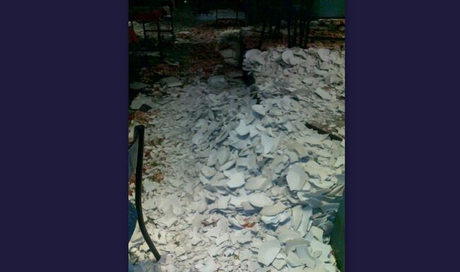 «Φορτηγό μάζευε τα μπάζα που είχαν δημιουργηθεί από τα πιάτα που είχαν σπάσει το βράδυ»