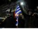 Αναρχικοί έκαψαν ελληνική σημαία στη Θεσσαλονίκη και πόζαραν με υπερηφάνεια
