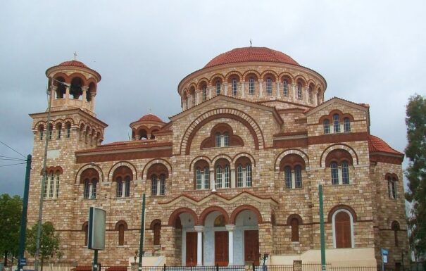 Πανηγυρίζει σήμερα ο Άγιος Διονύσιος στον Πειραιά