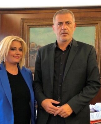 ΔΗΜΟΣ ΠΕΙΡΑΙΑ: Η Αντωνία Καρακατσάνη υποψήφια με τον Γιάννη Μώραλη