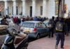 ΛΙΜΑΝΙ ΠΕΙΡΑΙΑ: Αλλοδαπός έκλεψαν ΙΧ και έπεσε σε 10 σταθμευμένα οχήματα (ΦΩΤΟ)